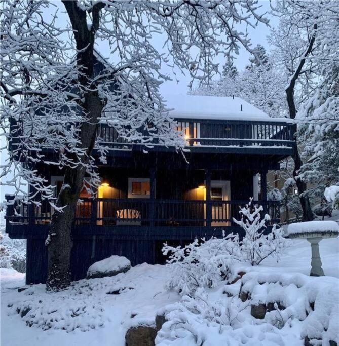 Charming Getaway Cabin 레이크애로우헤드 외부 사진